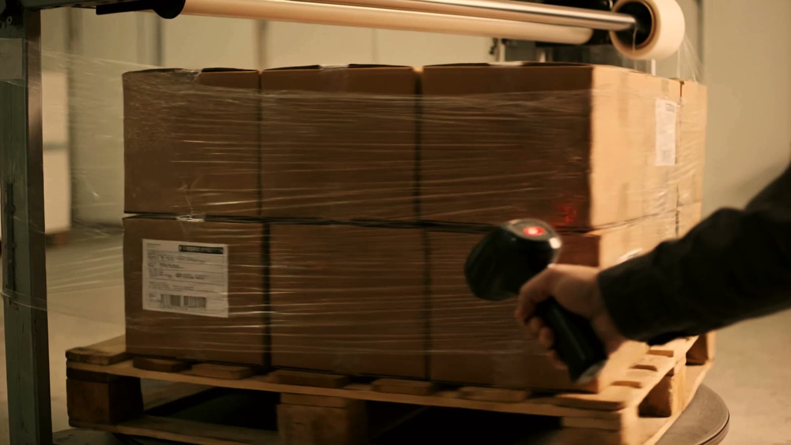 Barcode-Scan einer gewickelten Palette